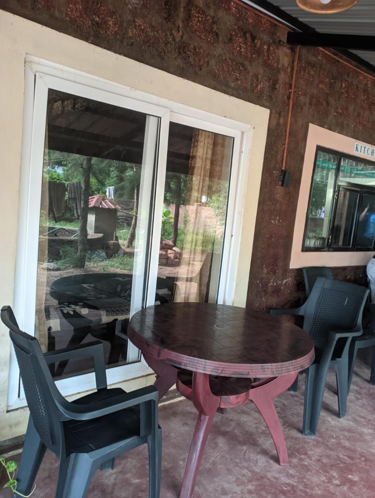גוקרנה Riverstone Riverfront Stay חדר תמונה