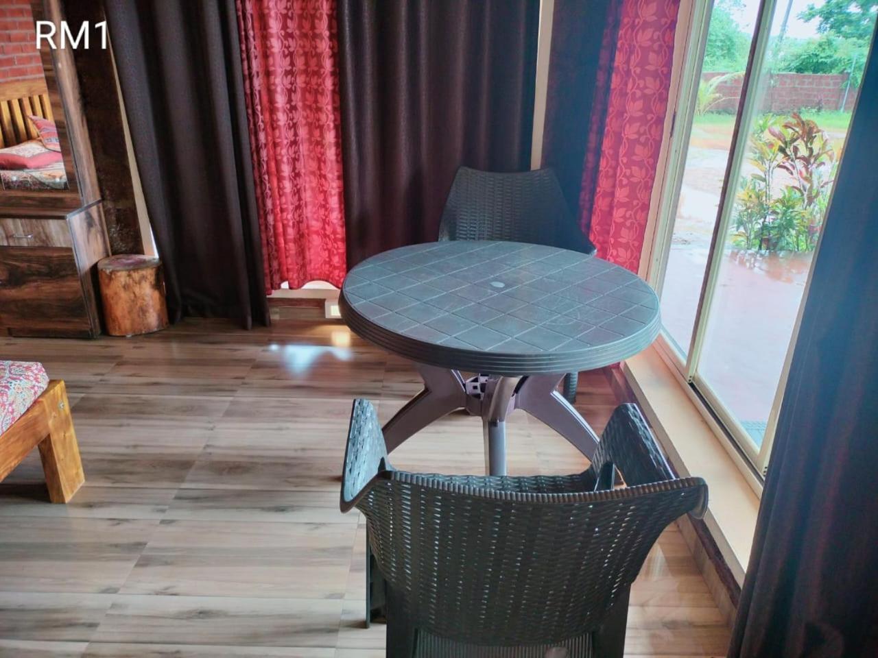 גוקרנה Riverstone Riverfront Stay חדר תמונה